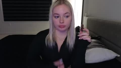 Snapshot of margot_robbie7 chatting on 11/03/25, 11:15 margot_robbie7 online show from 11/03/25, 11:15