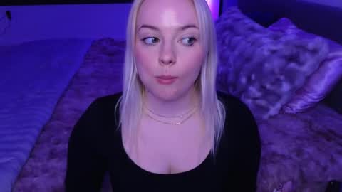 Snapshot of margot_robbie7 chatting on 03/06/26, 12:07 margot_robbie7 online show from 03/06/26, 12:07