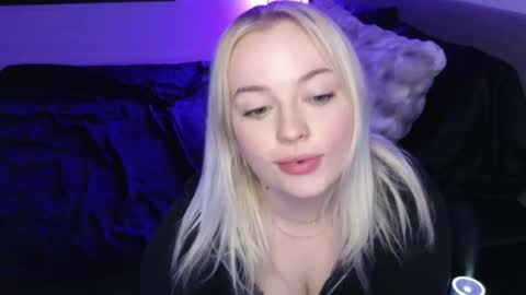 Snapshot of margot_robbie7 chatting on 03/24/26, 12:59 margot_robbie7 online show from 03/24/26, 12:59