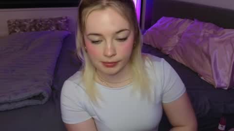 Snapshot of margot_robbie7 chatting on 04/02/26, 02:31 margot_robbie7 online show from 04/02/26, 02:31