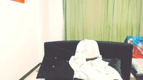 Snapshot of mari4you69 chatting on 01/05/25, 11:15 mari4you69 online show from 01/05/25, 11:15