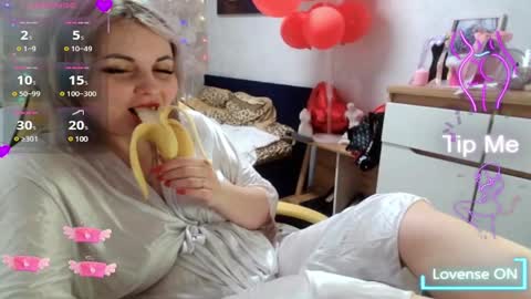 Mari online show from 03/12/25, 10:59