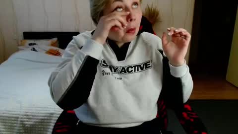 Mari online show from 02/06/26, 05:56