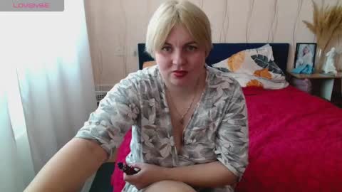 Snapshot of mari_77777 chatting on 03/18/26, 08:39 Mari online show from 03/18/26, 08:39