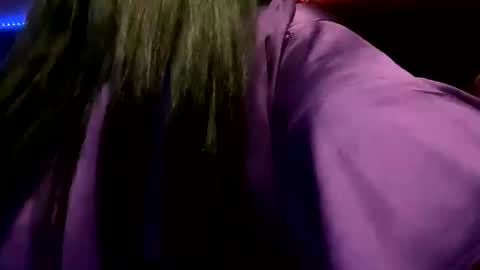 Mari Bee online show from 03/07/26, 07:49