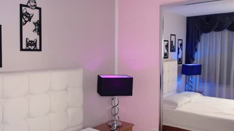 Mari Cruz online show from 07/17/26, 12:45