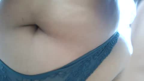 Snapshot of mari_curls chatting on 10/19/25, 11:55 mari_curls online show from 10/19/25, 11:55