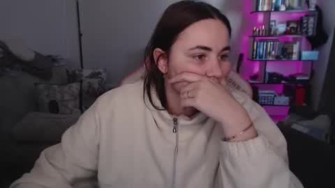 mari moore online show from 02/25/26, 08:24