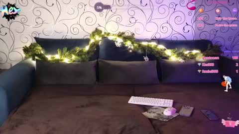 Snapshot of mari_pussik chatting on 12/16/24, 11:50 MARI online show from 12/16/24, 11:50