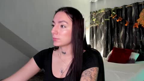 mari_salgado online show from 10/21/25, 02:51