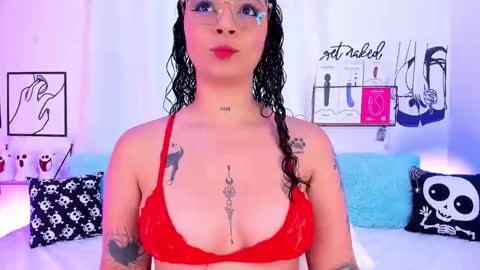 Mari Sweett  online show from 10/21/25, 05:24