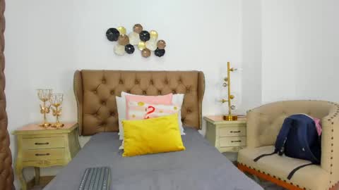 Snapshot of maria_09_ chatting on 04/18/26, 06:23 Maria online show from 04/18/26, 06:23