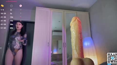 Snapshot of maria_bowie chatting on 03/28/26, 08:25 Maria online show from 03/28/26, 08:25