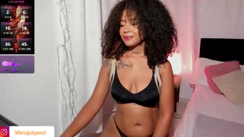 Snapshot of maria_julyana chatting on 11/23/25, 05:51 V A N E S S A online show from 11/23/25, 05:51