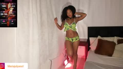 Snapshot of maria_julyana chatting on 04/20/26, 05:32 V A N E S S A online show from 04/20/26, 05:32