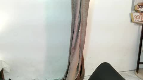 Snapshot of maria_laboxxx chatting on 12/03/25, 02:08 Marga online show from 12/03/25, 02:08