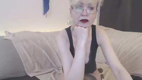 Snapshot of maria_lisica chatting on 06/18/26, 03:16 Mari online show from 06/18/26, 03:16