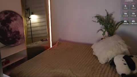 Snapshot of maria_petit chatting on 05/10/26, 01:22 M. online show from 05/10/26, 01:22