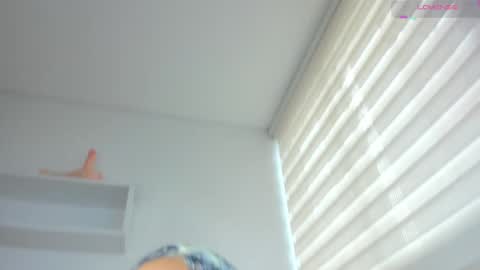 S O F I A  model independent online show from 01/05/25, 02:19