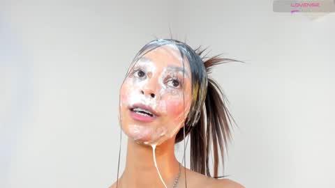 S O F I A  model independent online show from 02/08/25, 11:13