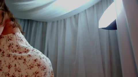 Snapshot of maria_venera__ chatting on 05/19/26, 01:00 Maria online show from 05/19/26, 01:00