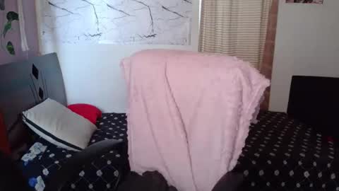 Snapshot of mariaajuana_ chatting on 04/17/26, 03:15 mariaajuana_ online show from 04/17/26, 03:15