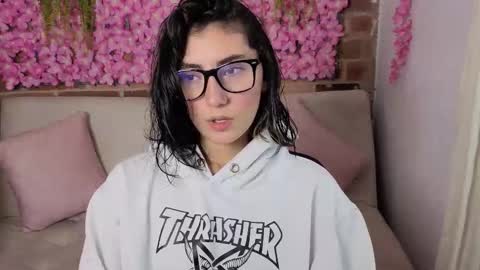 Snapshot of mariagh_ chatting on 03/15/26, 04:57 Maria online show from 03/15/26, 04:57