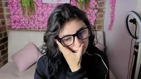 Snapshot of mariagh_ chatting on 03/27/26, 09:47 Maria online show from 03/27/26, 09:47