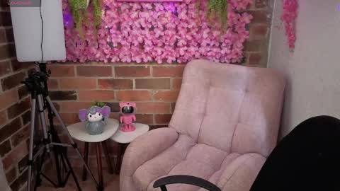 Snapshot of mariagh_ chatting on 04/18/26, 07:07 Maria online show from 04/18/26, 07:07