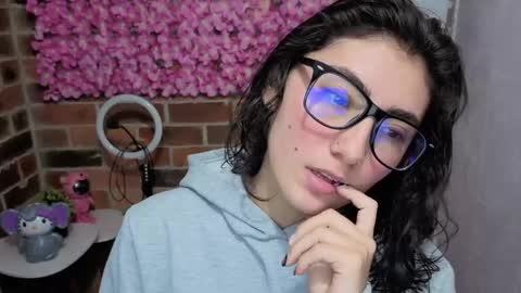 Snapshot of mariagh_ chatting on 05/08/26, 10:48 Maria online show from 05/08/26, 10:48
