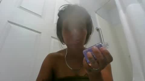Snapshot of mariah255 chatting on 07/04/26, 05:13 Mariah online show from 07/04/26, 05:13