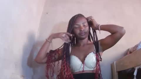 Snapshot of mariah586 chatting on 09/18/25, 05:53 Maria online show from 09/18/25, 05:53