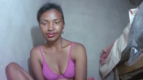 Snapshot of mariah586 chatting on 10/17/25, 11:51 Maria online show from 10/17/25, 11:51