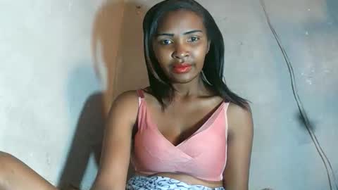 Snapshot of mariah586 chatting on 12/20/25, 03:57 Maria online show from 12/20/25, 03:57