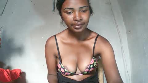 Snapshot of mariah586 chatting on 01/13/26, 04:29 Maria online show from 01/13/26, 04:29