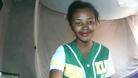 Snapshot of mariah586 chatting on 04/22/26, 10:50 Maria online show from 04/22/26, 10:50