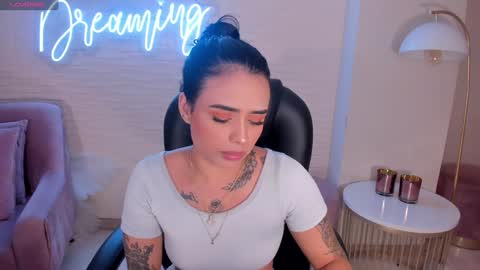 MARIA HERRERA  online show from 02/04/25, 08:59