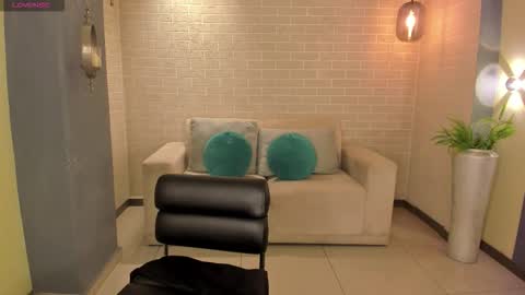 MARIA HERRERA  online show from 10/30/25, 11:05