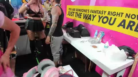 Snapshot of mariahpinkkitty chatting on 01/19/25, 02:04 Pinkkitty online show from 01/19/25, 02:04