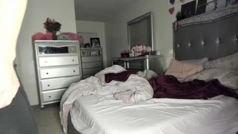 Snapshot of mariahpinkkitty chatting on 02/18/25, 04:15 Pinkkitty online show from 02/18/25, 04:15