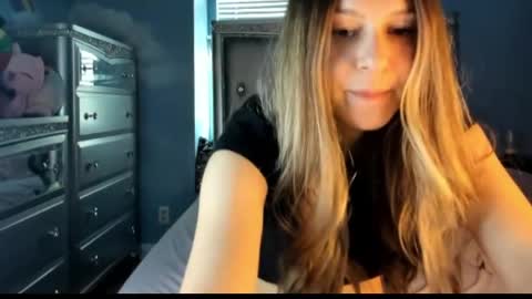 Snapshot of mariahpinkkitty chatting on 04/08/26, 12:10 Pinkkitty online show from 04/08/26, 12:10