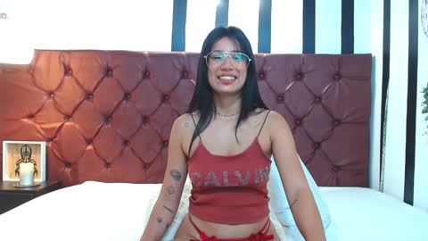 Mariana Guerra online show from 01/28/25, 02:21