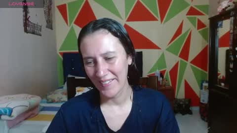 Snapshot of mariam_wish1 chatting on 04/14/26, 06:03 mariam_wish1 online show from 04/14/26, 06:03