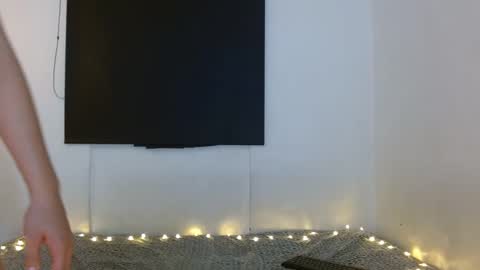 Snapshot of mariamcalad chatting on 12/22/24, 10:28 Mariam Calad online show from 12/22/24, 10:28