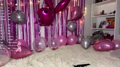 Snapshot of mariamcanestrini chatting on 03/21/26, 10:57 Lily online show from 03/21/26, 10:57