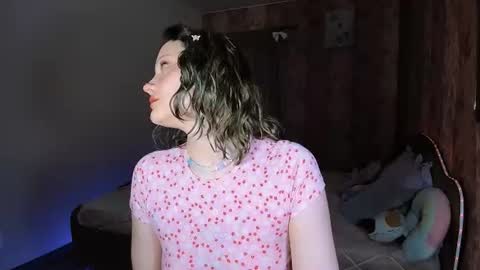 Snapshot of mariamilkis chatting on 06/22/26, 01:29 Maria online show from 06/22/26, 01:29