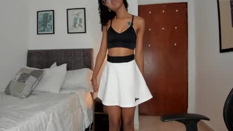 Snapshot of marian_nn chatting on 04/23/26, 08:00 Mariana online show from 04/23/26, 08:00