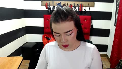 Marian online show from 02/06/25, 02:55