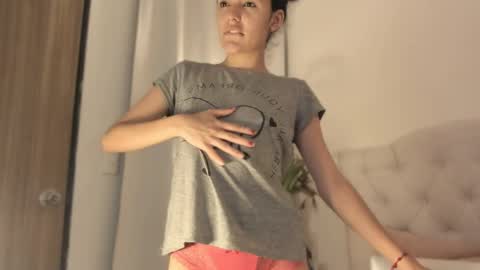 Snapshot of marian_skinny chatting on 04/19/26, 05:29 Marian online show from 04/19/26, 05:29