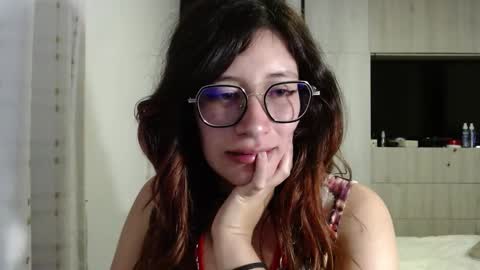 Mariana online show from 03/11/25, 10:42